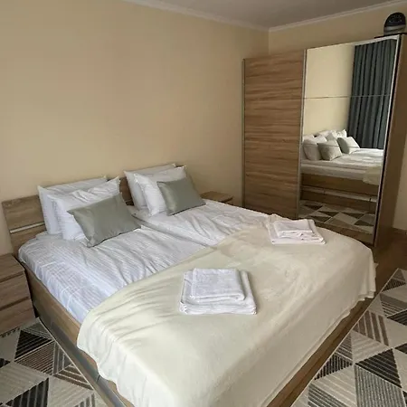 Apartment South At Valencia Gardens *