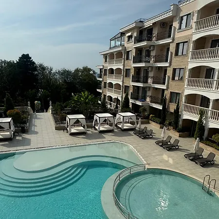 South At Valencia Gardens Apartment *